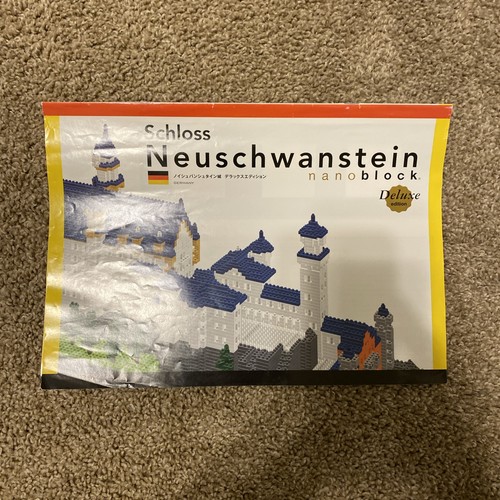 Nanoblock Schloss Neuschwanstein Deluxe Edition - Damaged Box - Pre-Owned - Picture 10 of 12