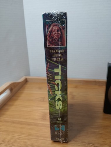 Ticks VHS Movie 90s Rosalind Allen Ami Dolenz Seth Green 1993 Horror Sci-Fi Cult - Picture 5 of 9