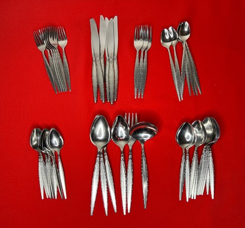 Tenedores de cubiertos de acero inoxidable Oneida Community Venetia cucharas cuchillos 45 piezas - Imagen 1 de 24