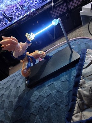 Super Saiyan Doku Night Light, LED Wave Effect, Magnetic Display Stand Blue