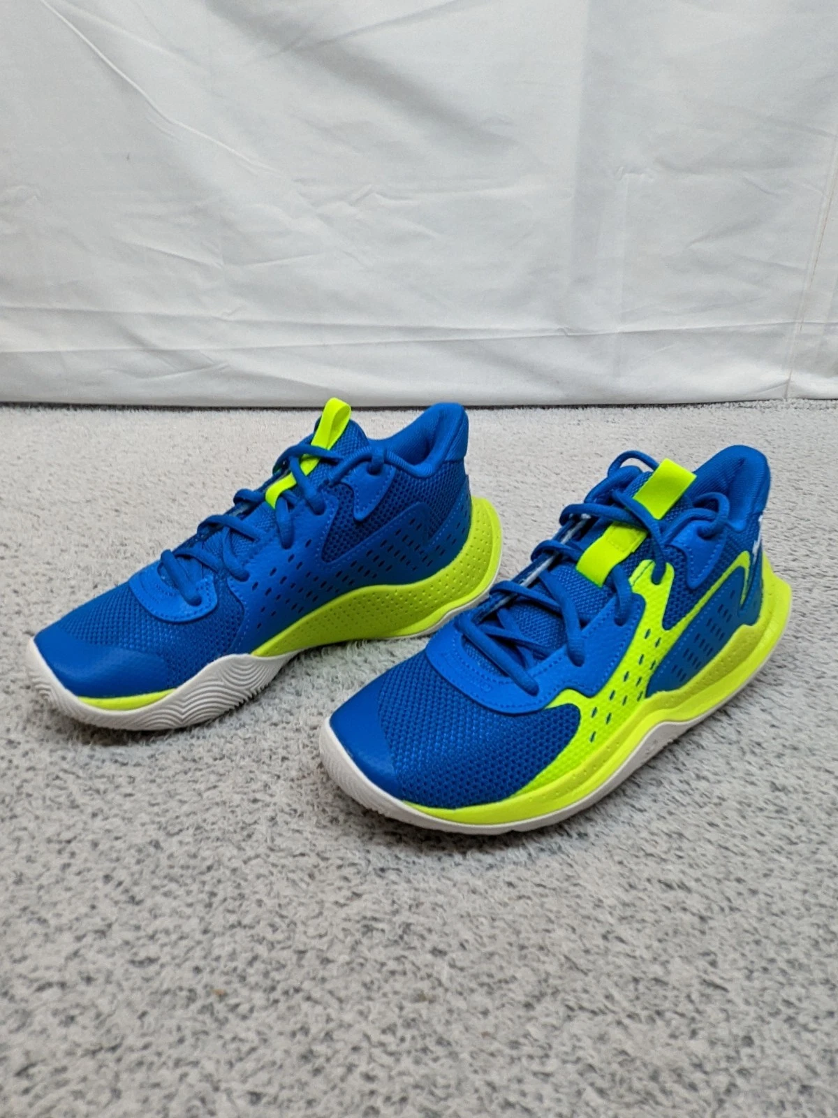 New Under Armor UA GS JET '23 Sneakers Blue & Chartruse Unisex Size 5Y NIB
Opens in a new window or