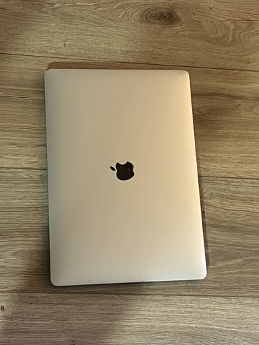 Apple MacBook Pro 2018 15.4" Intel Core i7 2.6GHz 16GB RAM 512GB SSD A1990
