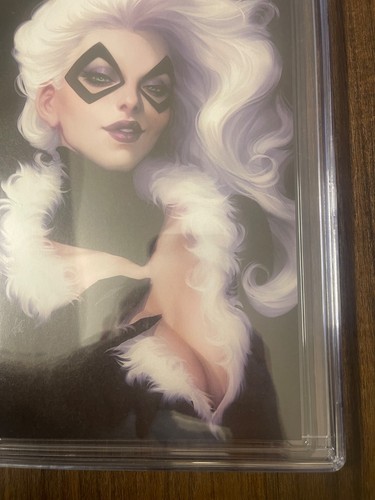 Black Cat # 1 , CGC 9.8 , Ltd 1:200 Virgin Variant , Lau !! - Picture 5 of 10