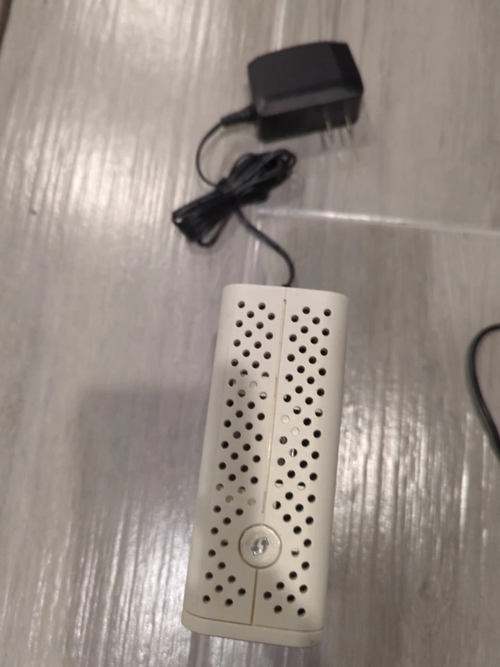 ARRIS SURFboard SBG6700-AC 8x4 DOCSIS 3.0 Modem / WiFi Dual Band Router Cable - Image 2 of 3