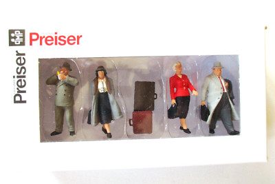 Preiser Figures O 1:45 (lionel scale) # 65373 Passengers at the Train Station