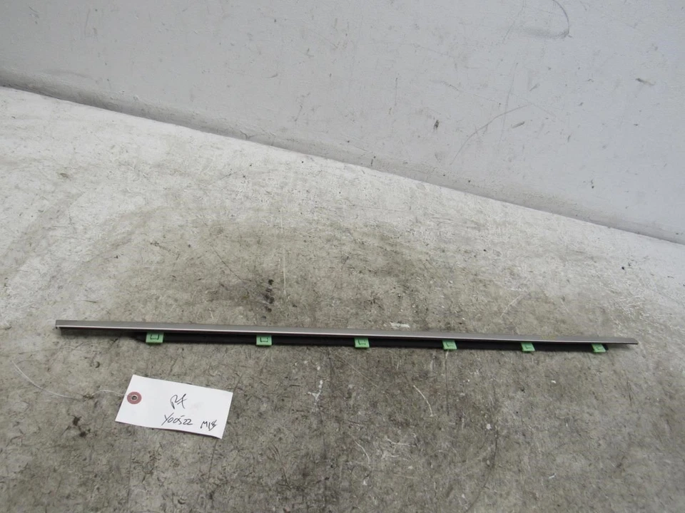 2011 2016 Hyundai Equus right passenger front Door window belt trim molding OEM - Изображение 2 из 4