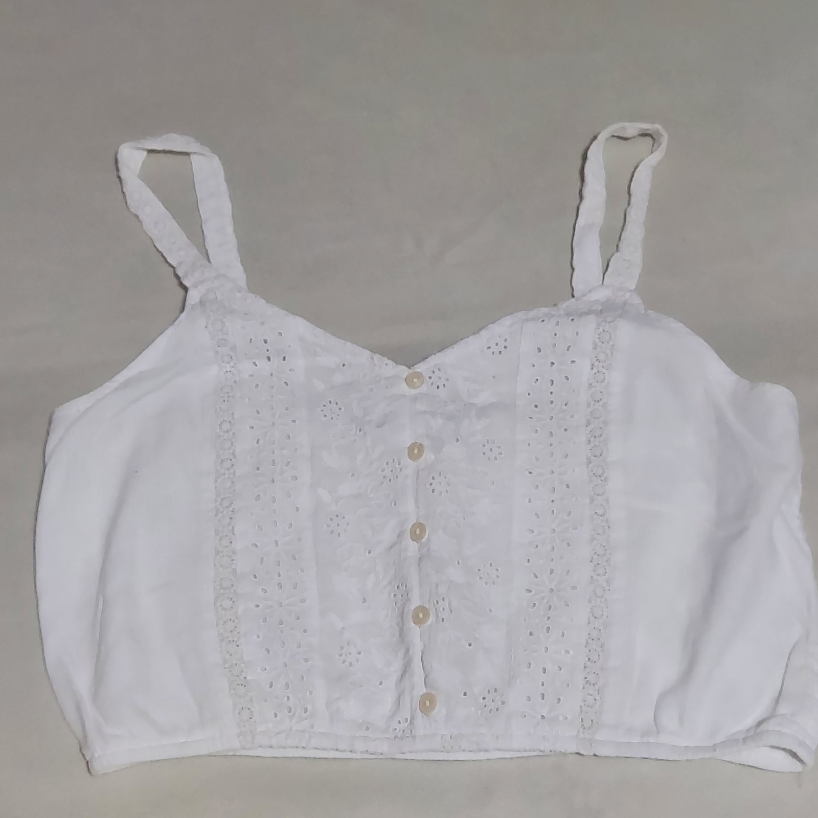 American Eagle Women's White Lace Cami Embroidered Size Medium Spaghetti Strap