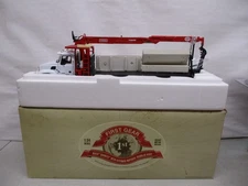 1st Gear Collis Mack Granite Material Handler Body 1/34