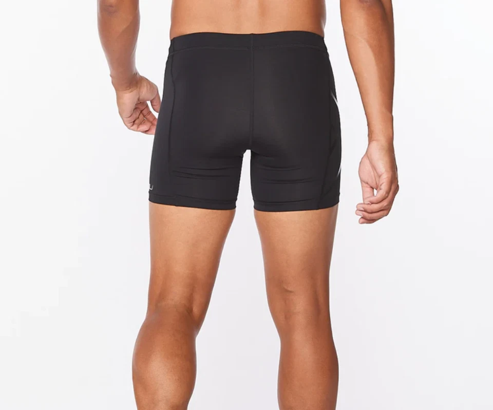 2xu Mens Compression 1/2 Shorts - Black/Nero | GREAT BARGAIN - Image 2 of 2