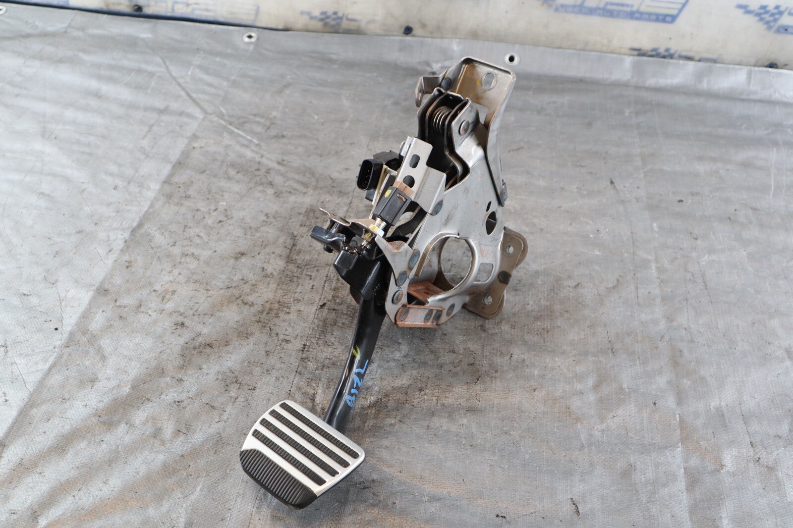 Picture 1 of 6