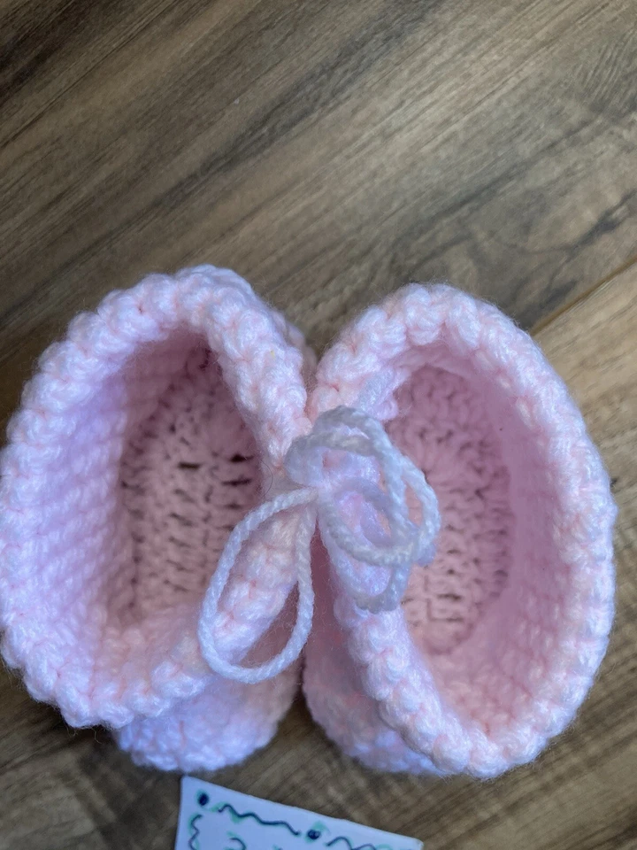 Botines de ganchillo hechos a mano rosa bebé niña ¡nunca usados! ¡En perfecto estado!  Foto 2 de 4
