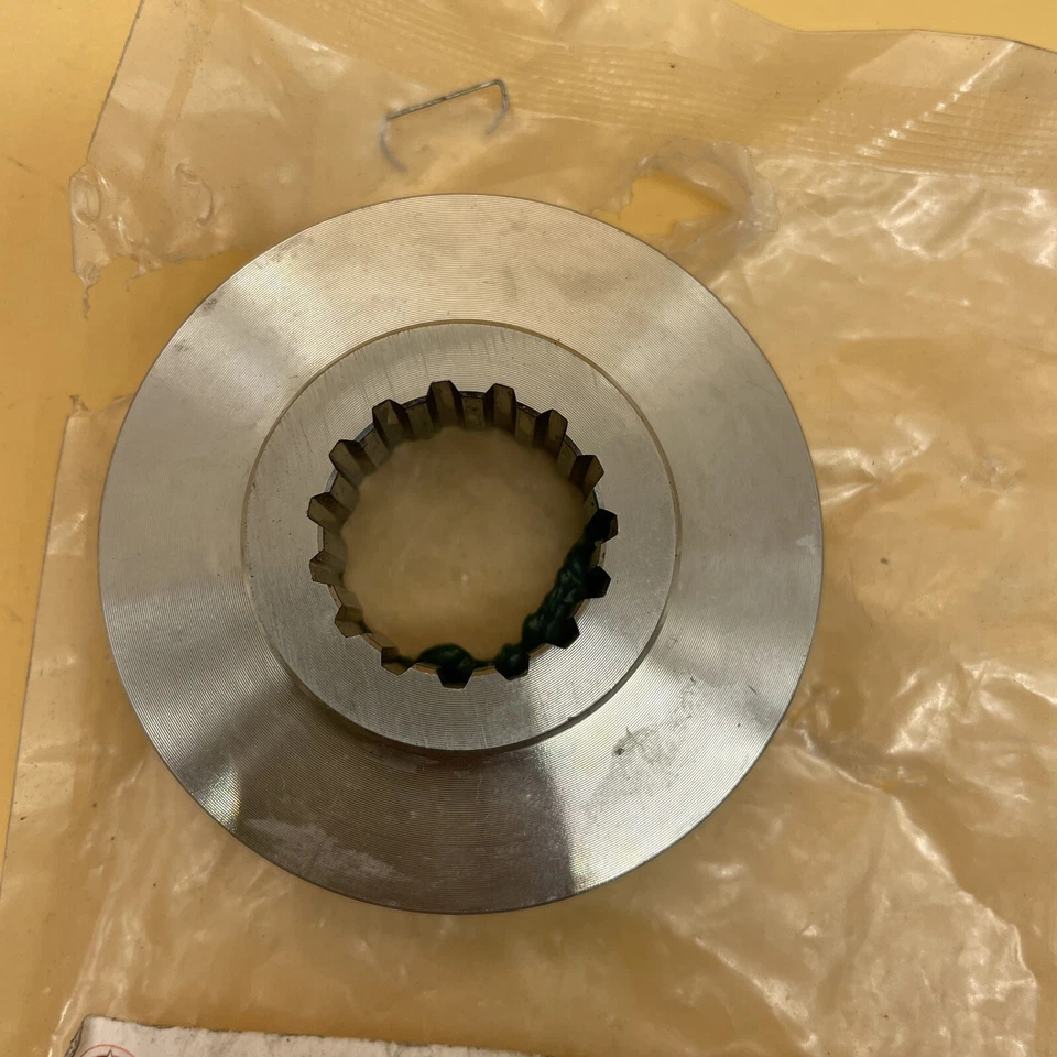 688-45987-01 Yamaha OEM 60-70-80-90HP 1984-later Thrust Washer Spacer Propeller - Image 4 of 4
