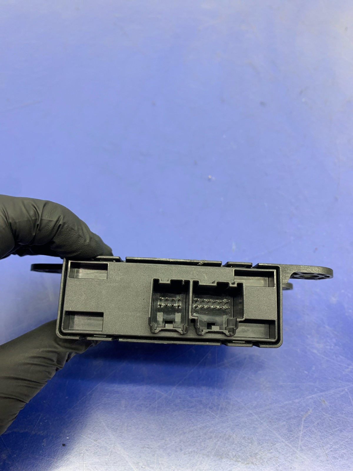 2017 - 2020 MASERATI LEVANTE M161 OEM LEFT FRONT PARKING ASSIST CONTROL MODULE