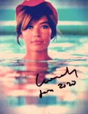 ACTRESS & SINGER Francoise Hardy autograph, signed photo