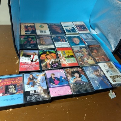 Lot of 20+ Country Cassette Tapes Reba McEntire Roy Clark George Jones + More 