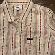 WOMEN'S WRANGLER RETRO  STRIPE WESTERN SNAP SHIRT IN PINK SIZE LARGE