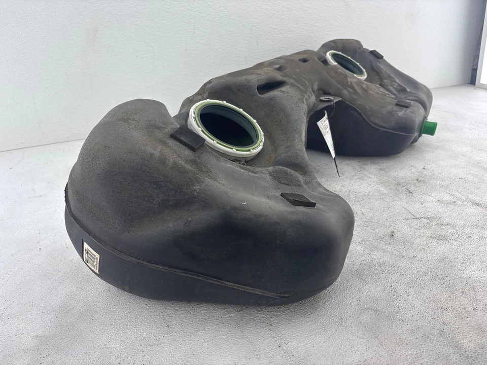 BMW 135I 128i 2008-2013 depósito de tanque de gasolina de 3,0 L Foto 2 de 4