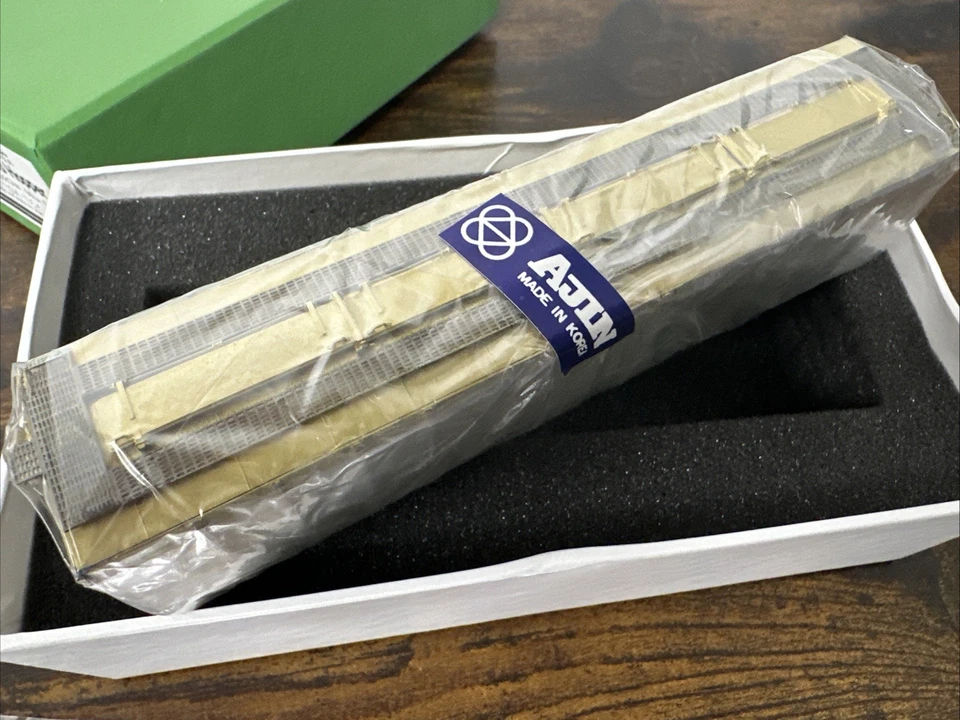 Overland Models HO Brass #3275 Pullman Standard PS2-CD Covered Hopper NIB UNPTD - Image 3 of 4