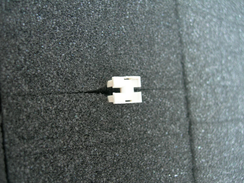 Original RAM Retention Clip Trim Repair Piece in White for ASUS - Image 2 of 3
