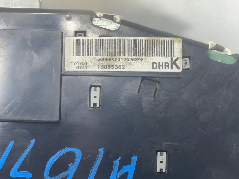 Medidor de velocímetro usado se adapta a: Chevrolet Silverado 1500 2002 camioneta clúster MPH Estados Unidos Foto 3 de 4