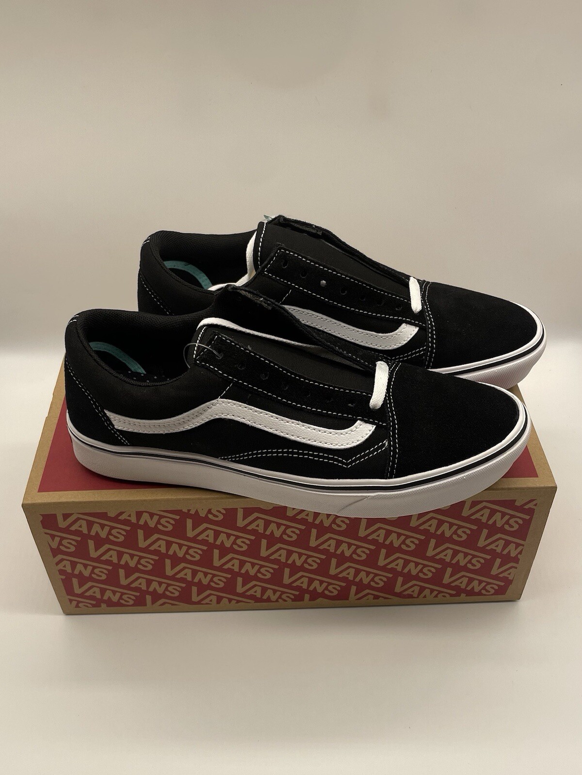 Stylish Vans Old Skool Skate Shoe Size 8M / 9.5W with Comfy Cush Fit