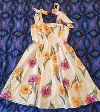 White Floral A-Line DRESS With Adjustable Straps. Women's SIZE S