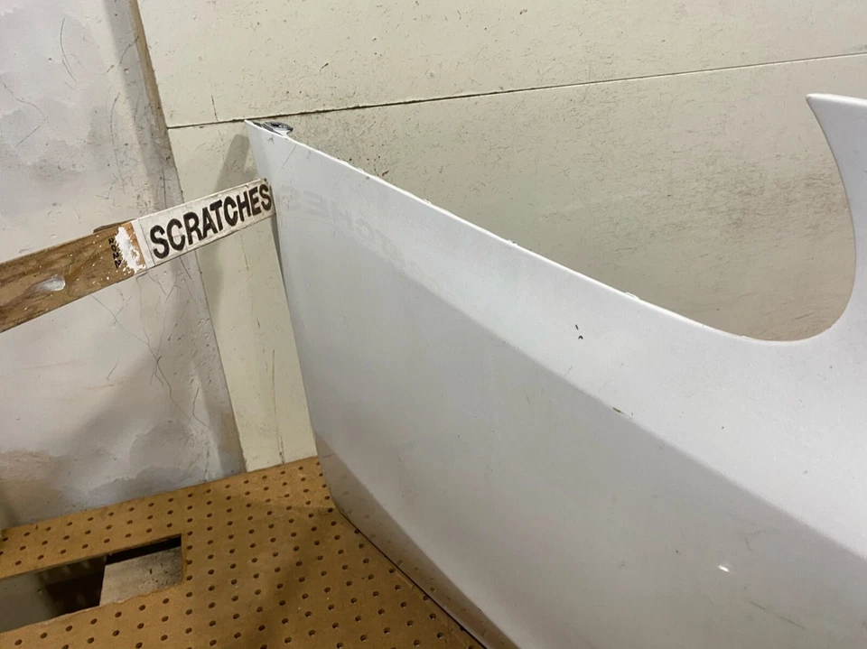 Cubierta de parachoques trasero original original OEM LEXUS LS460 LS600H 52159-50020 Foto 2 de 4