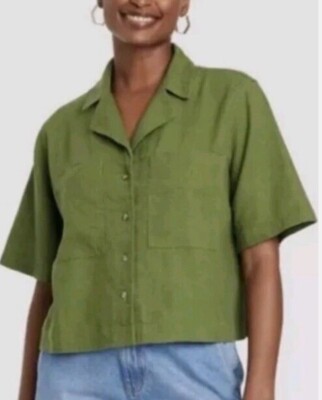 NEW Universal Thread: Women's Green Short Sleeve Button Up Crop, MED or XL