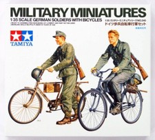 Tamiya Miniature Militari 1/35 Soldatini Tedeschi con Biciclette 35240