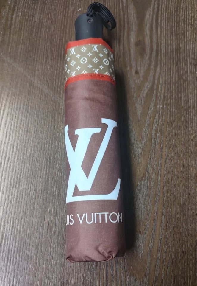 Paraguas Plegable Louis Vuitton Monograma Nueva Caja/Funda de Almacenamiento, Sofisticado Foto 4 de 4