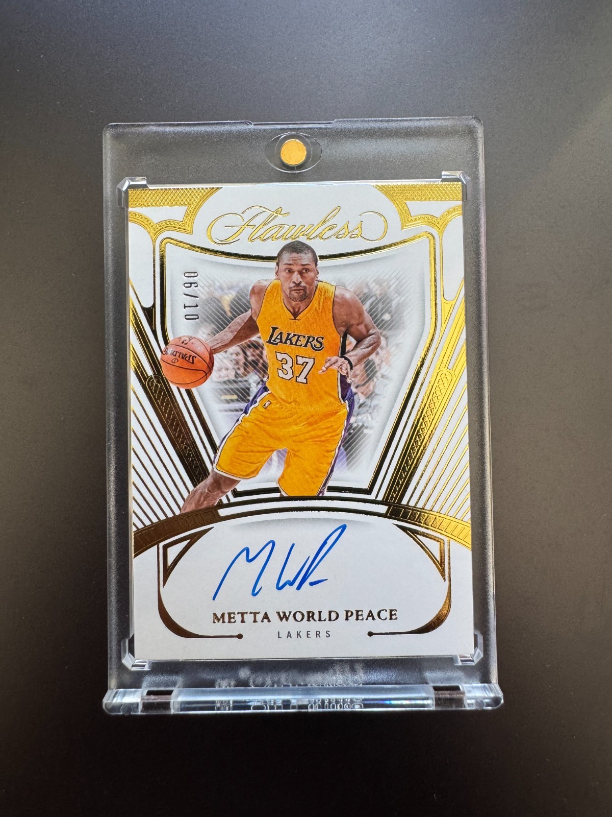 2023-2024 Panini Flawless METTA WORLD PEACE Gold Auto /10 Lakers view 1