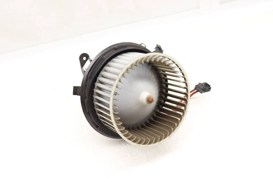 Mercedes-Benz AMG GT 63 S 2019 - motor soplador/ventilador 2128200708 Foto 2 de 4