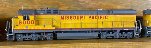 Rapido C36-7 Missouri Pacific #9000 escala HO ¡NUEVO FUERA DE PRODUCCIÓN! | Condition: New