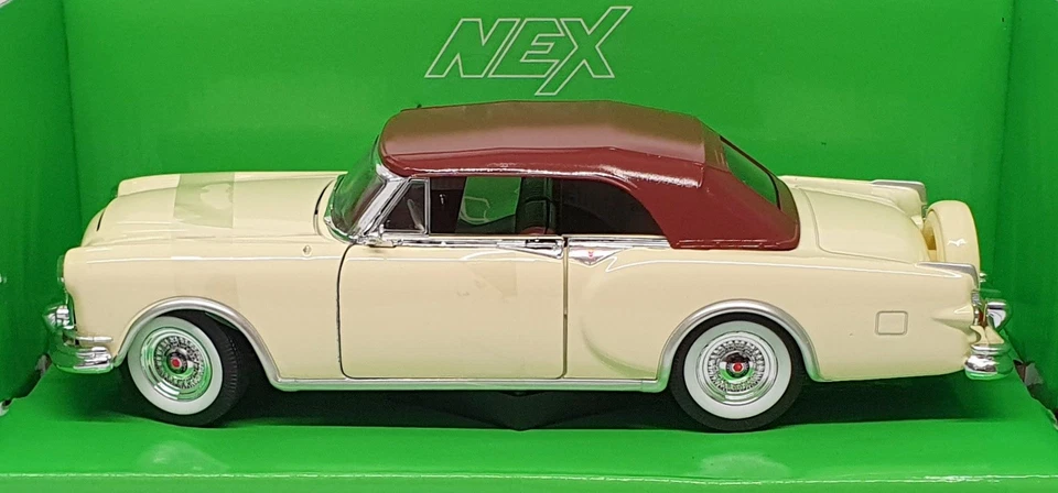 Welly NEX Escala 1/24 Diecast 24016H-W - 1953 Packard Caribbean - Crema/Marrón Foto 3 de 4