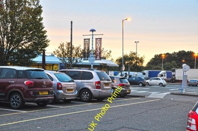 Foto A2 Cannock Chase District: Hilton Park Services Laney grüne Autos c2014