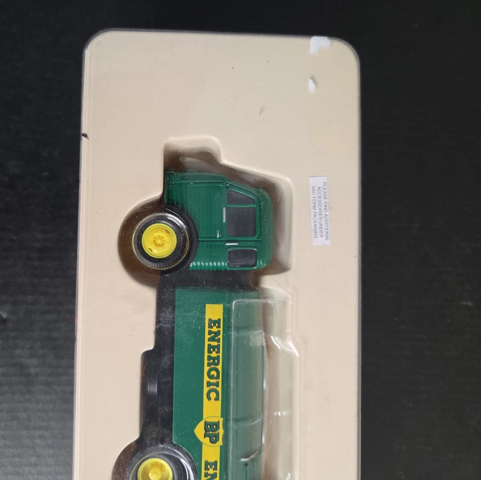 Corgi Heritage Collection 72913 Simca Avec Citerne Carrossee BP Energol 1:50 - Image 3 of 4