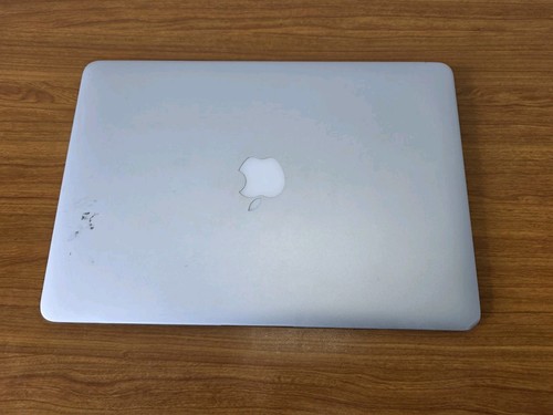Apple MacBook Air A1466 Early-2015 13" i5-5250U 1.60GHz 4GB RAM 128GB SSD - Picture 7 of 8