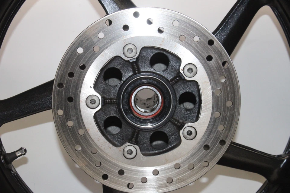 09-14 YAMAHA YZF R1 OEM LLANTA TRASERA TRASERA Foto 2 de 4