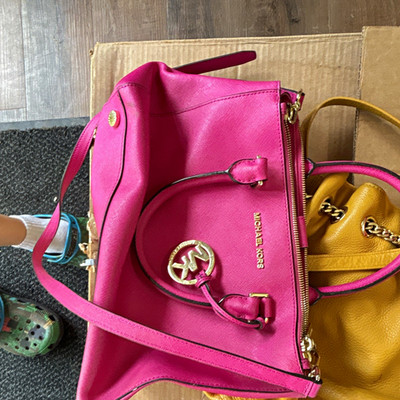 Michael Kors Pink Medium Satchel Top Handle Zip, Gold Hardware, Detachable Strap