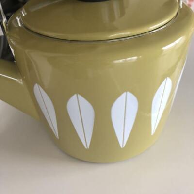 Cathrineholm Kettle Lotus White & Olive Kitchen Utensils good