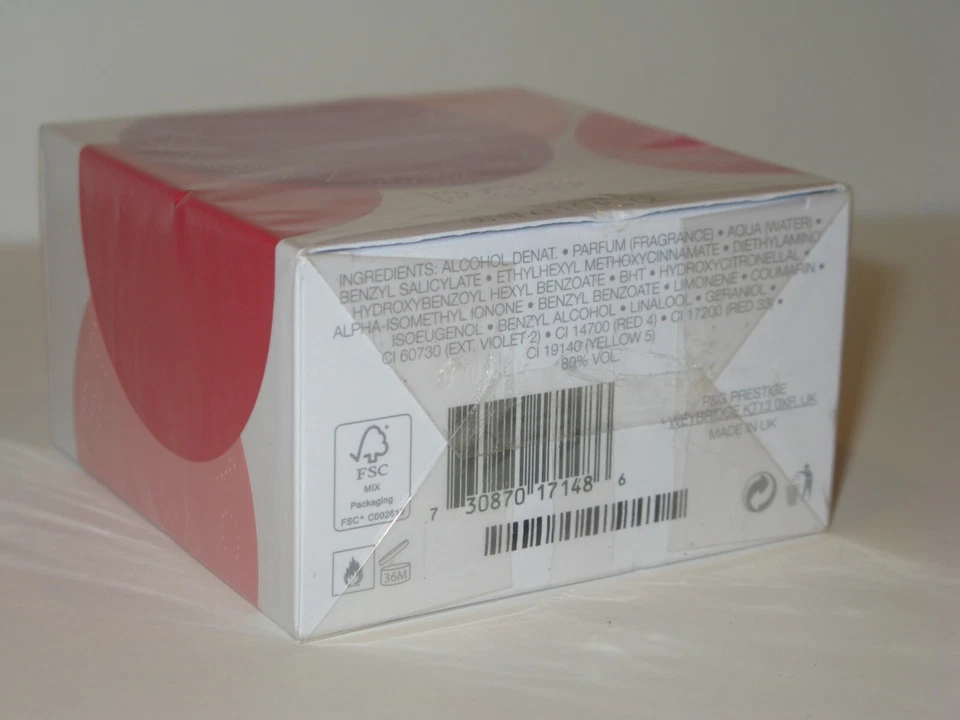 Stella McCartney Pop Eau de Parfum Spray. 1 fl. oz. / 30 ml.  - Imagem 2 de 3