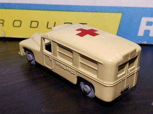 Matchbox Gray Wheels #14 Daimler Ambulance Dark Red Cross Lesney w/ Repro Box + - Picture 7 of 11