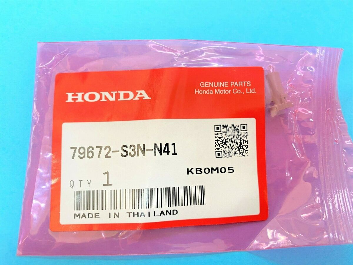 2002-2006 Honda CR-V Genuine Bulb Neowedge 79672-S3N-N41 2002-2006 Honda CR-V Genuine Bulb Neowedge 79672-S3N-N41