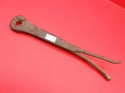 Antique Original Blacksmith Tongs Forging Anvil Tools Solid Iron A149