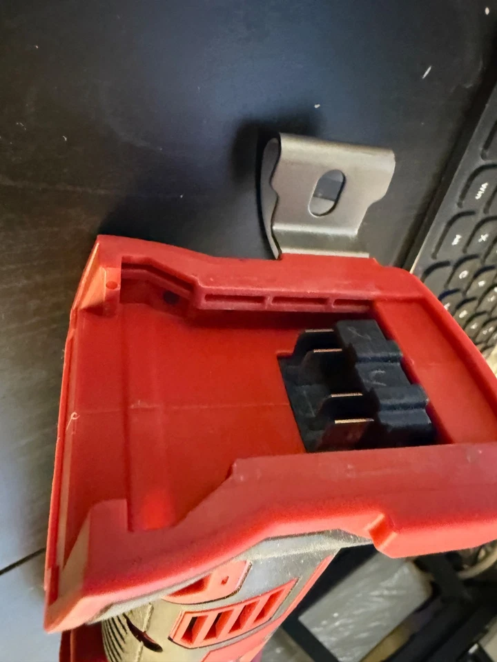 Milwaukee 2627-20 M18 Cut Out Tool Tested Working For Parts or Repair 1CB - Image 2 of 4