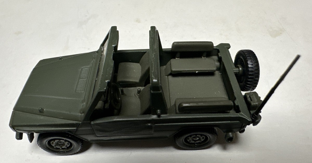 Solido N103 - Peugeot P4 Radio Armée Française - 1/43 - Zamak - Neuf Sous Boîte
