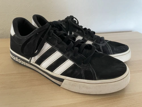 Adidas scarpe da ginnastica bianche e nere AW4575 UK taglia 10 US 10 5