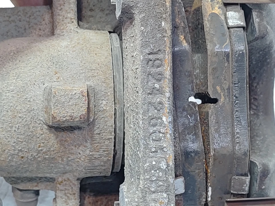 Pinza de freno trasera derecha del lado del pasajero Ford Explorer 2011-2019 OEM Foto 4 de 4