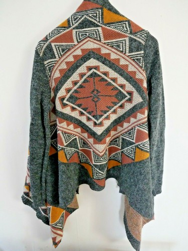 debut brand sweater