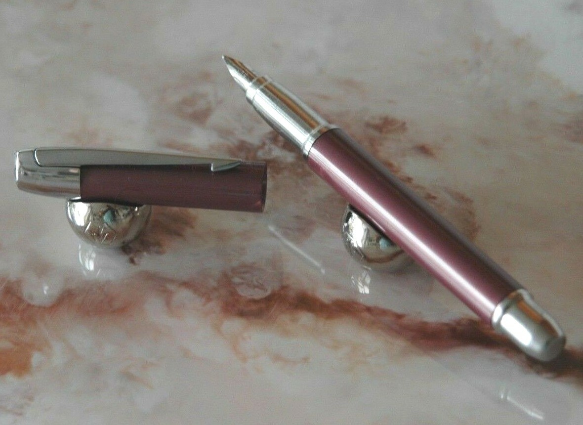 Stylo plume PARKER IM finition bordeaux pour une écriture haut de gamme